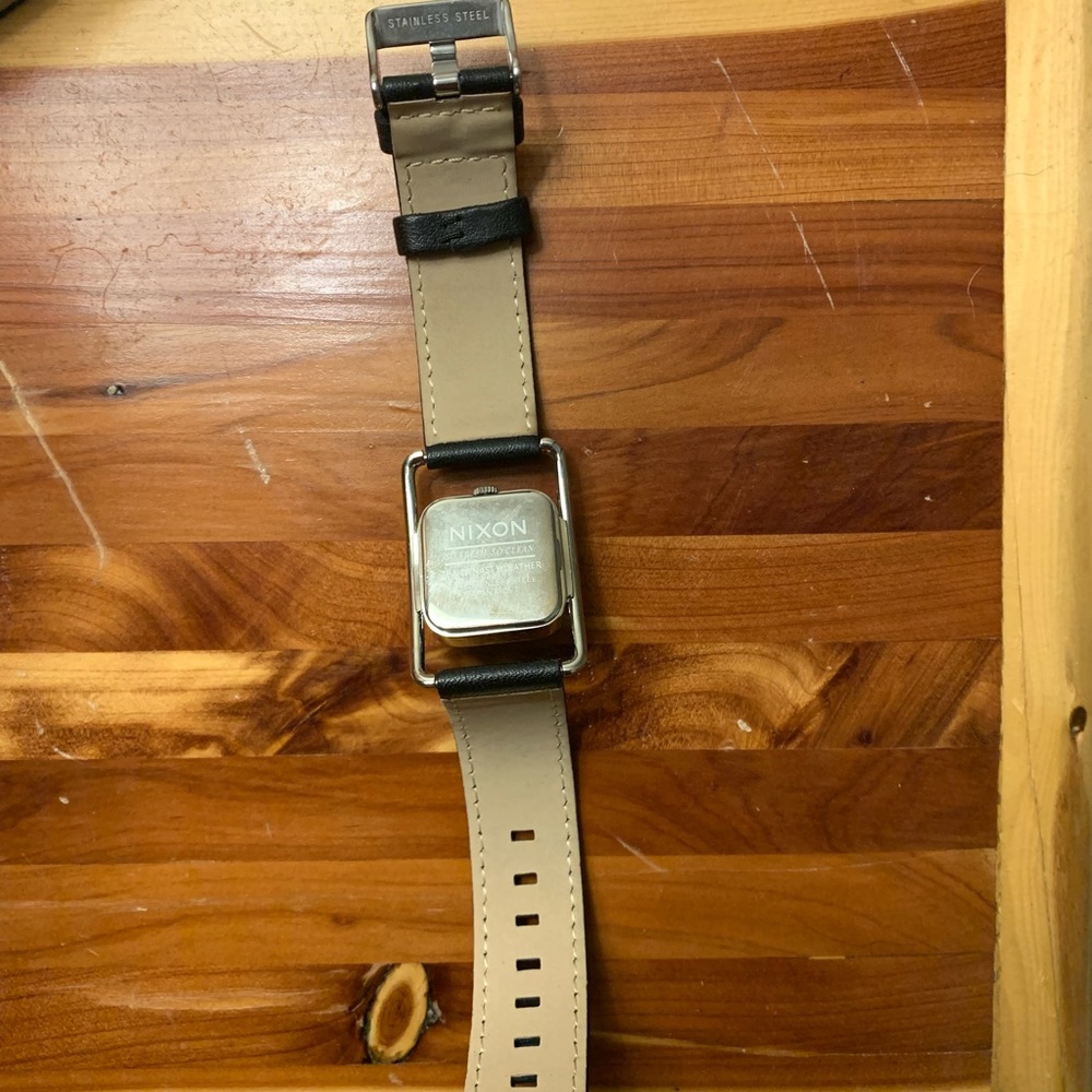 Women’s Nixon leather watch - Picture 2 of 3